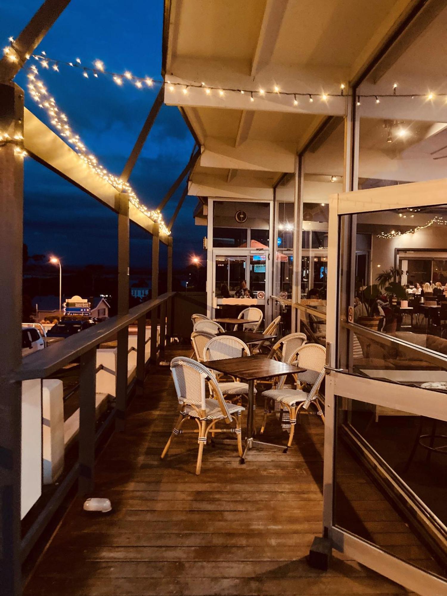 Bridport Bay Inn Ngoại thất bức ảnh